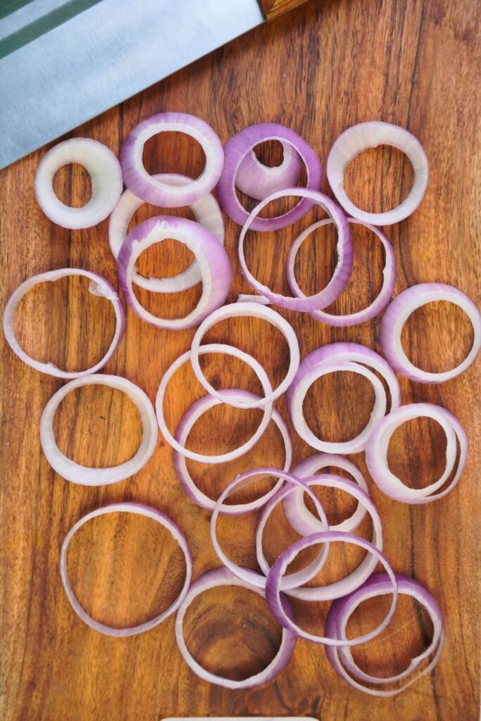 ring onion in airfryer cutting