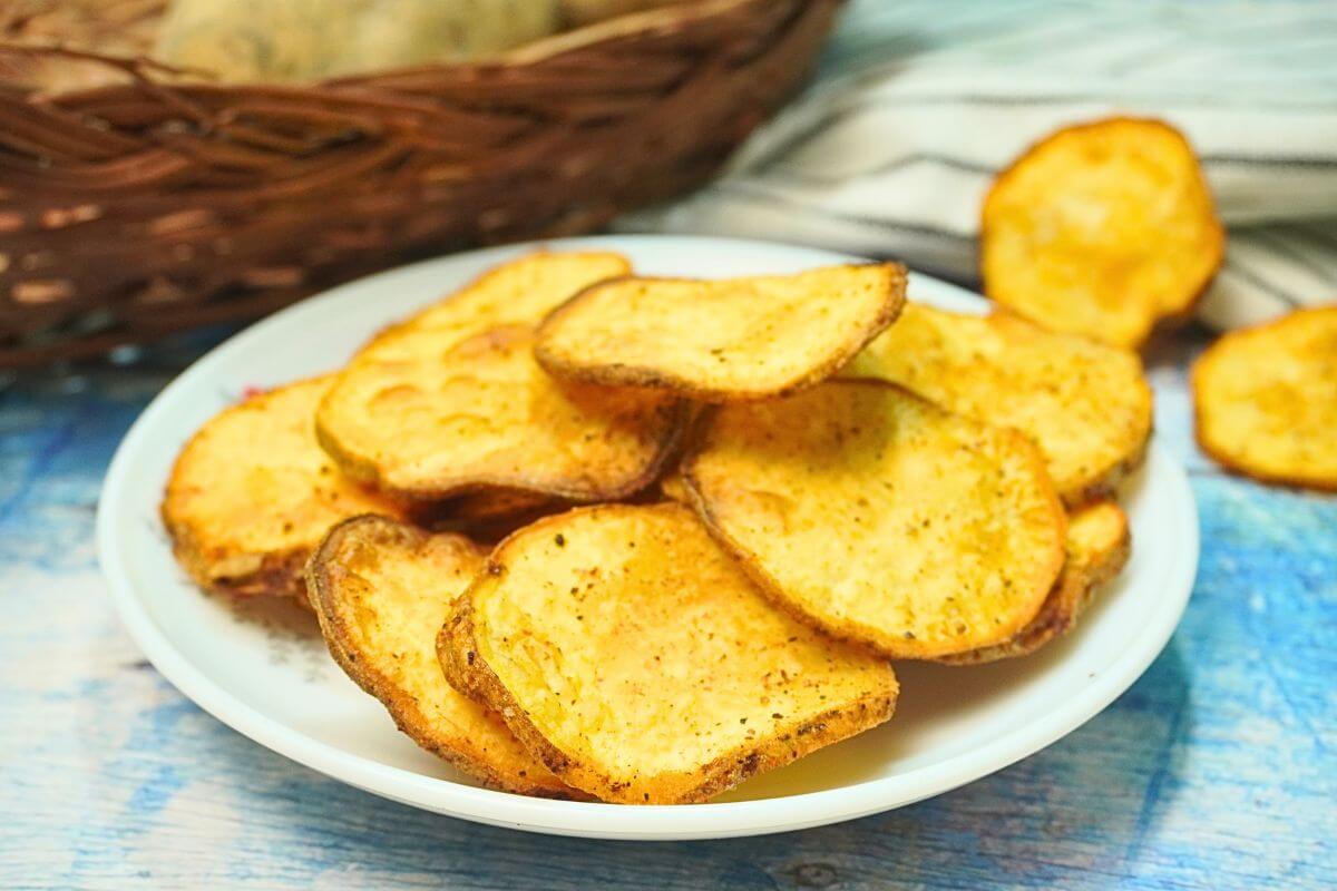 sweet potatoes chips in airfryer feature image
