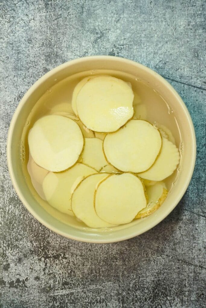 sweet potatoes chips in airfryer soak in water