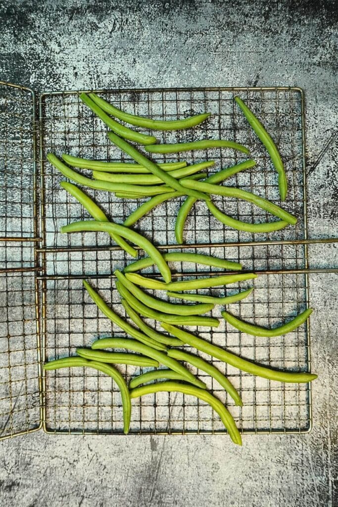 roasted green beans in air add in grill