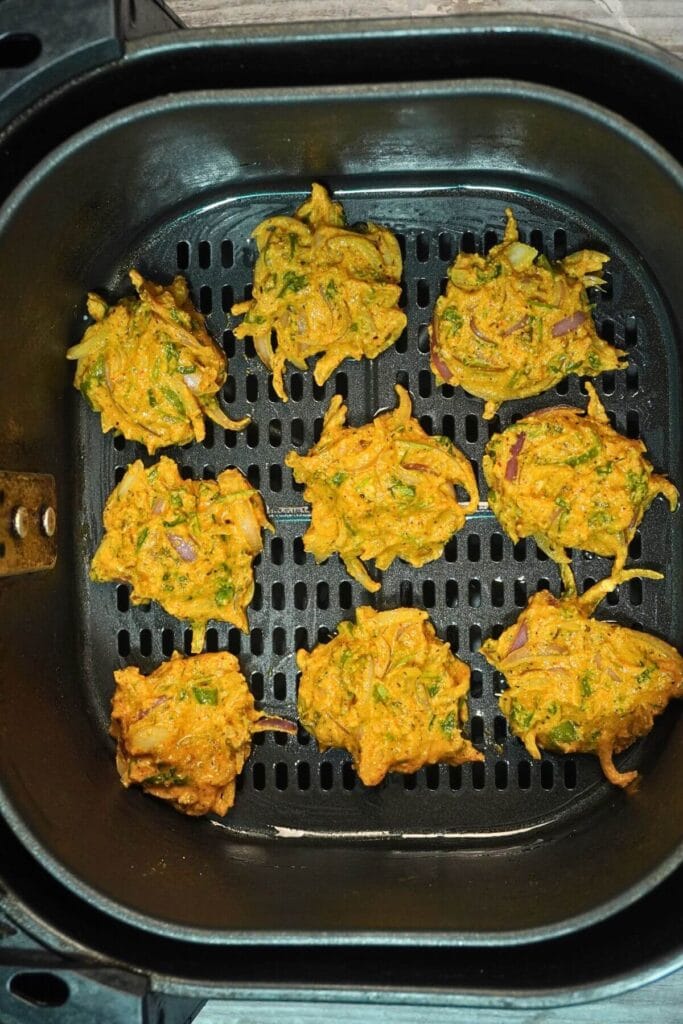 pakoda in airfryer add in basket