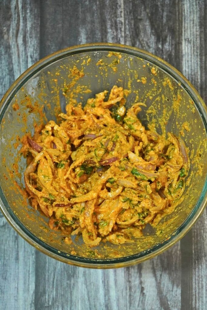 pakoda in airfryer mix well