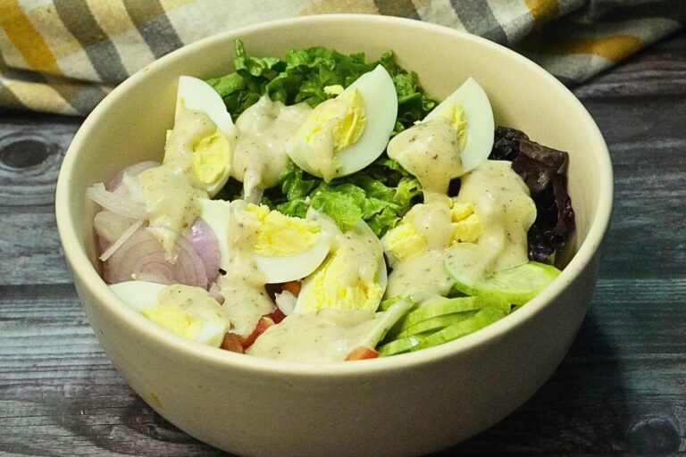 Lettuce And Egg Salad with Mayonnaise